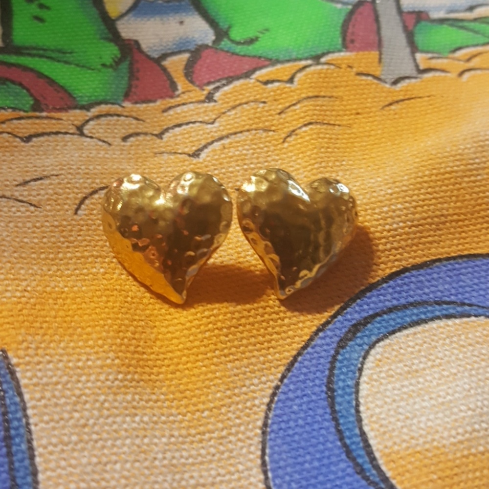 Ladies gold tone earrings